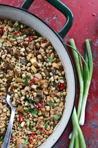 Read more about the article Skillet Suppers: Hoppin’ John and Limpin’ Susan