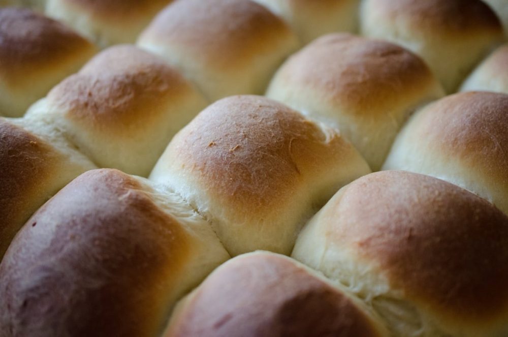 You are currently viewing Christmas Traditions: Old-Fashioned Yeast Rolls