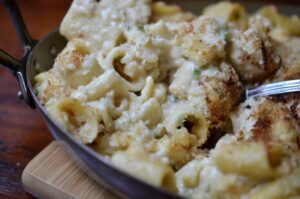 Read more about the article Spicy Cauli-Mac and Cheese