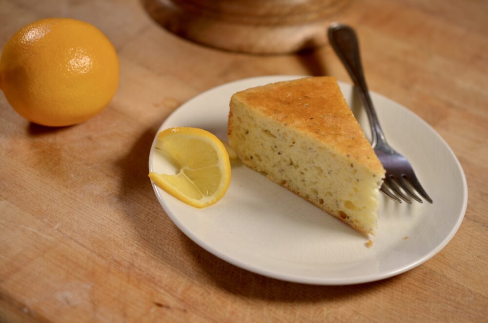 Read more about the article Lemon-Chia Seed Yogurt Cake