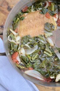Read more about the article Vegetarian Parmesan Broth Collard Greens