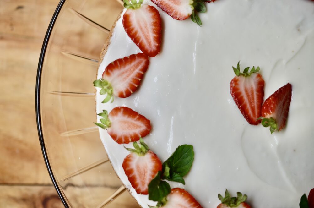 Read more about the article Strawberry Buttermilk Cake