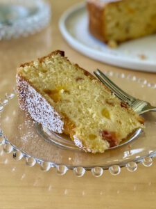 Read more about the article One Bowl Peaches and Cream Cake